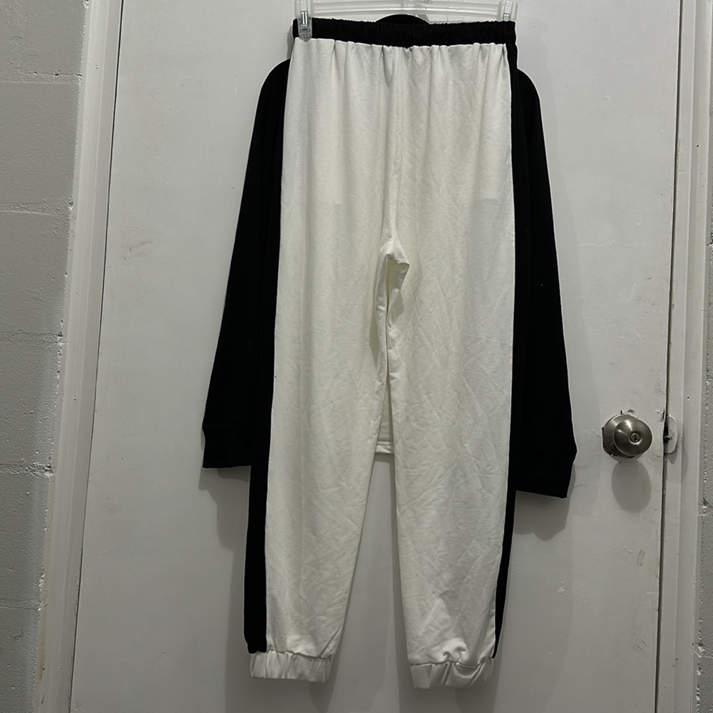 Sweatsuit - Picture 4 of 4